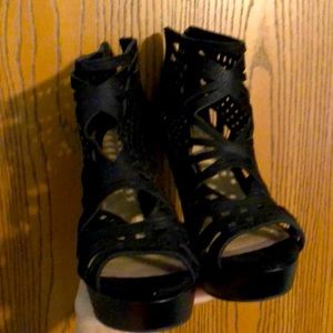 Gianni Bini Black Wedges Size 8